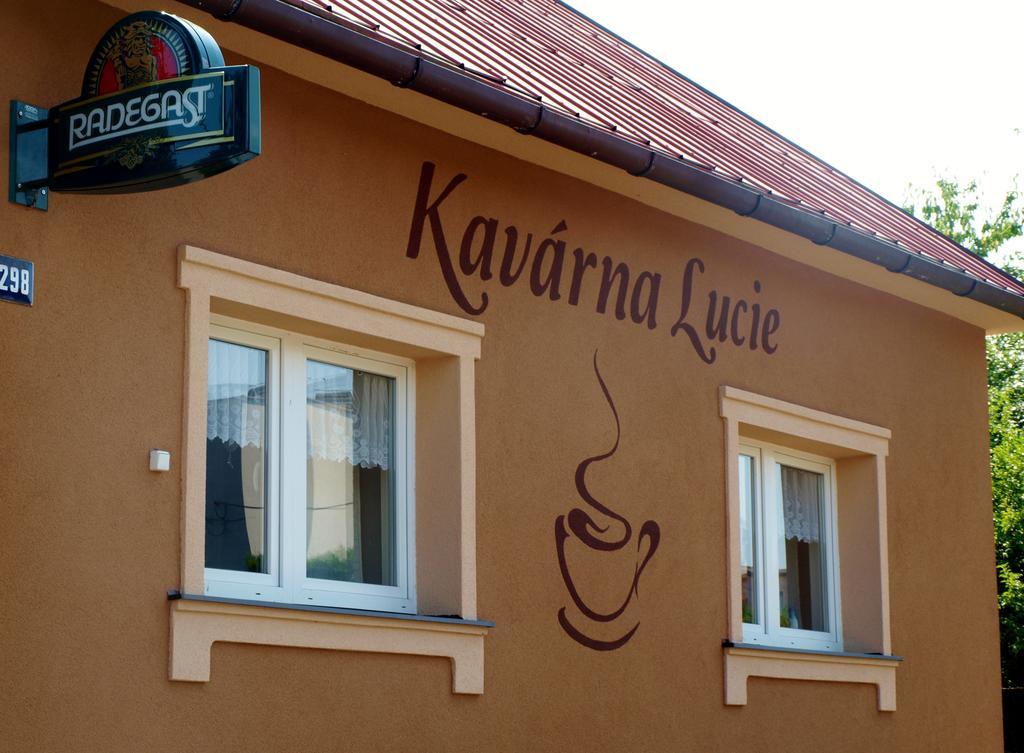 Kavárna Lucie s ubytováním Horní Těrlicko Exterior foto